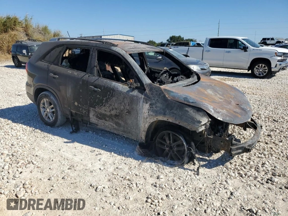 2014 Kia Sorento LX with VIN 5XYKTCA68EG465194, listed as a Copart auction lot 72213344 with 0 mi miles and Non Repairable. Bid and sale history available at carsss.com. Image 4.