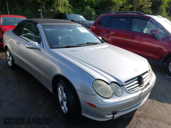 2005 Mercedes-Benz CLK 320 z VIN WDBTK65J85F150968, wystawiony jako IAAI lot #42390264 z przebiegiem 151 325 mil mil oraz . Historia ofert i sprzedaży dostępna na DreamBid. Obrazek 1.