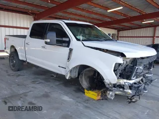 2019 Ford F-250 XL z VIN 1FT7W2BTXKED37703, wystawiony jako IAAI lot #40849443 z przebiegiem 150 618 mil mil oraz . Historia ofert i sprzedaży dostępna na DreamBid. Obrazek 1.