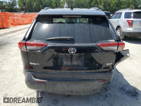 2022 Toyota RAV4 XLE with VIN 2T3W1RFV1NC174758, listed as a Copart auction lot 58006435 with 31,370 mi miles and Salvage title. Bid and sale history available at DreamBid. Image 6.