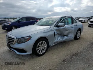 2017 Mercedes-Benz E-Class E 300 Luxury with VIN WDDZF4JB3HA114924, listed as a Copart auction lot 39983293 with 39,530 mi miles. Bid and sale history available at carsss.com. Image 1.