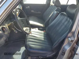 1983 Mercedes-Benz 300 with VIN WDBAB33AXDB020060, listed as a Copart auction lot 80495384 with 151,330 mi miles and Clean Title. Bid and sale history available at carsss.com. Image 7.