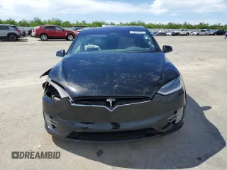 2016 Tesla Model X 70D z VIN 5YJXCDE23GF018396, wystawiony jako Copart lot #53056465 z przebiegiem 104 248 mil mil oraz Szkody całkowita. Historia ofert i sprzedaży dostępna na DreamBid. Obrazek 5.