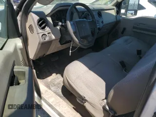 2008 Ford F-250 XL with VIN 1FTSX21598EE58662, listed as a Copart auction lot 57767305 with 137,970 mi miles and Salvage title. Bid and sale history available at DreamBid. Image 8.
