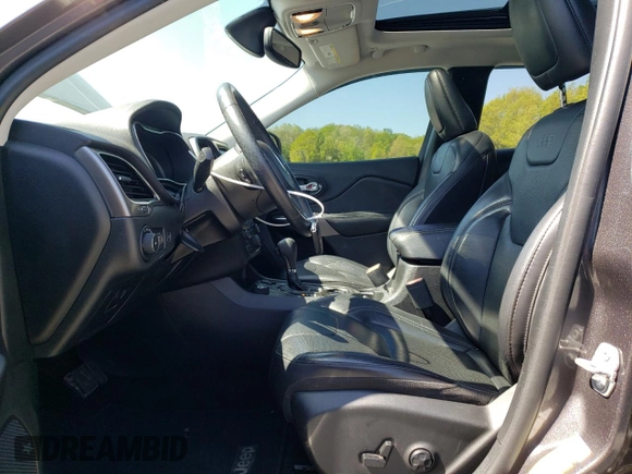 2019 Jeep Cherokee Limited with VIN 1C4PJMDX5KD133083, listed as a Copart auction lot 56019635 with 83,370 mi miles and Non repairable. Bid and sale history available at DreamBid. Image 7.