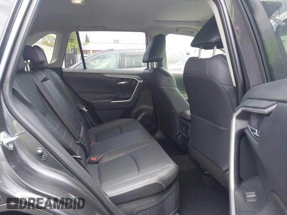 2024 Toyota RAV4 Hybrid XLE Premium z VIN JTMB6RFV5RJ059437, wystawiony jako IAAI lot #42485203 z przebiegiem 4 200 mil mil oraz . Historia ofert i sprzedaży dostępna na DreamBid. Obrazek 8.