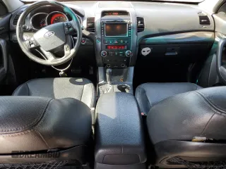 2013 Kia Sorento SX with VIN 5XYKW4A22DG354827, listed as a Copart auction lot 55116765 with 173,270 mi miles and Clean Title. Bid and sale history available at carsss.com. Image 8.