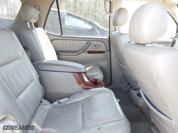 2006 Toyota Sequoia Limited with VIN 5TDBT48AX6S268046, listed as a IAAI auction lot 41880111 with 312,707 mi miles. Bid and sale history available at carsss.com. Image 8.