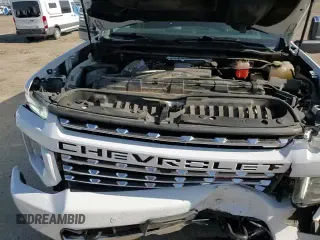 2021 Chevrolet Silverado 2500HD LTZ z VIN 1GC4YPEY7MF209269, wystawiony jako Copart lot #55948895 z przebiegiem 70 110 mil mil oraz Szkoda całkowita • Salvage title. Historia ofert i sprzedaży dostępna na DreamBid. Obrazek 16.