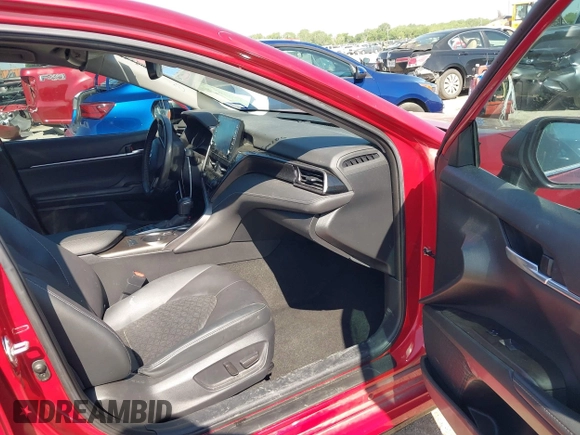 2022 Toyota Camry XSE z VIN 4T1K61AK1NU006141, wystawiony jako IAAI lot #42078782 z przebiegiem 55 637 mil mil oraz . Historia ofert i sprzedaży dostępna na DreamBid. Obrazek 5.