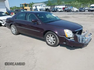 2008 Cadillac DTS 1SC z VIN 1G6KD57Y78U204727, wystawiony jako IAAI lot #42398971 z przebiegiem 119 847 mil mil oraz . Historia ofert i sprzedaży dostępna na DreamBid. Obrazek 1.