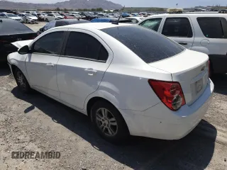 2012 Chevrolet Sonic LS z VIN 1G1JA5SH1C4193900, wystawiony jako Copart lot #59210175 z przebiegiem 92 235 mil mil oraz Szkoda całkowita • Salvage title. Historia ofert i sprzedaży dostępna na DreamBid. Obrazek 2.