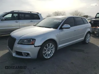 2011 Audi A3 Premium Plus z VIN WAUKEAFM9BA151018, wystawiony jako Copart lot #51302095 z przebiegiem 104 228 mil mil oraz Czysty tytuł • Clean title. Historia ofert i sprzedaży dostępna na DreamBid. Obrazek 1.