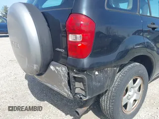 2005 Toyota RAV4 with VIN JTEHD20V450074717, listed as a IAAI auction lot 41856974 with 121,843 mi miles. Bid and sale history available at carsss.com. Image 6.
