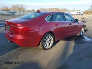 2018 Jaguar XF 25t Premium with VIN SAJBJ4FX6JCY55188, listed as a Copart auction lot 84970934 with 33,338 mi miles and Salvage Title. Bid and sale history available at carsss.com. Image 3.