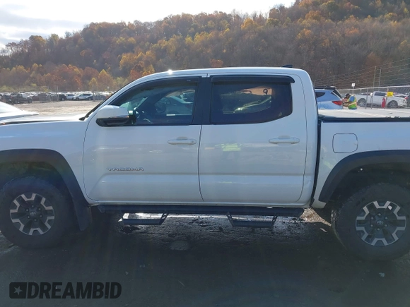 2017 Toyota Tacoma SR5 with VIN 3TMCZ5AN8HM063513, listed as a IAAI auction lot 40703177 with 42,323 mi miles and . Bid and sale history available at carsss.com. Image 15.