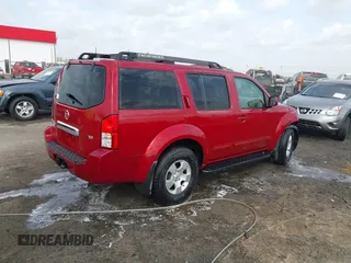 2007 Nissan Pathfinder S z VIN 5N1AR18U67C628267, wystawiony jako IAAI lot #41803746 z przebiegiem 117 488 mil mil oraz . Historia ofert i sprzedaży dostępna na DreamBid. Obrazek 4.
