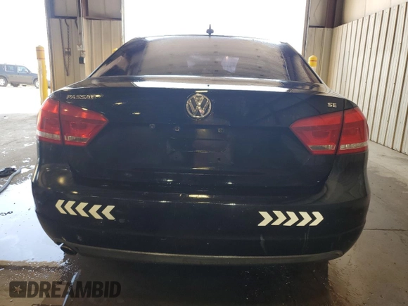 2012 Volkswagen Passat SE z VIN 1VWBP7A31CC031053, wystawiony jako Copart lot #59672125 z przebiegiem Nie podano mil oraz Szkoda całkowita • Salvage title. Historia ofert i sprzedaży dostępna na DreamBid. Obrazek 6.