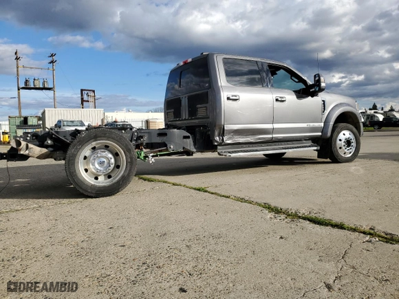 2022 Ford Super Duty F-450 DRW XL with VIN 1FT8W4DT1NED61096, listed as a Copart auction lot 45229825 with 46,826 mi miles and Salvage Title. Bid and sale history available at carsss.com. Image 3.