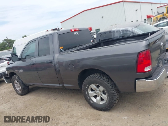 2020 Ram 1500 Tradesman z VIN 1C6RR6FT7LS146154, wystawiony jako IAAI lot #42040792 z przebiegiem 42 611 mil mil oraz . Historia ofert i sprzedaży dostępna na DreamBid. Obrazek 14.