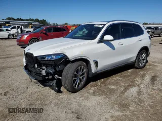 2025 BMW X5 xDrive40i with VIN 5UX23EU05S9Y55524, listed as a Copart auction lot 45135275 with 1,442 mi miles and Salvage Title. Bid and sale history available at carsss.com. Image 1.