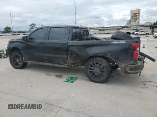 2023 Chevrolet Silverado 1500 RST with VIN 3GCUDEE83PG311025, listed as a Copart auction lot 70839424 with 40,519 mi miles and Salvage Title. Bid and sale history available at carsss.com. Image 2.