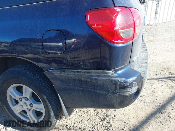 2010 Toyota Sequoia SR5 with VIN 5TDZM5G12AS001625, listed as a IAAI auction lot 41297056 with 131,835 mi miles. Bid and sale history available at carsss.com. Image 6.