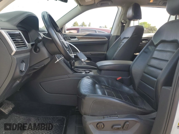 2018 Volkswagen Atlas SEL Premium z VIN 1V2NR2CAXJC539249, wystawiony jako Copart lot #55992035 z przebiegiem 132 814 mil mil oraz Szkoda całkowita • Salvage title. Historia ofert i sprzedaży dostępna na DreamBid. Obrazek 7.