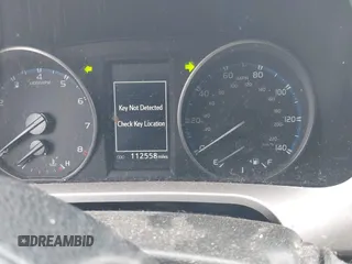 2018 Toyota RAV4 XLE z VIN JTMWFREV2JJ739366, wystawiony jako IAAI lot #42270427 z przebiegiem 112 558 mil mil oraz . Historia ofert i sprzedaży dostępna na DreamBid. Obrazek 7.