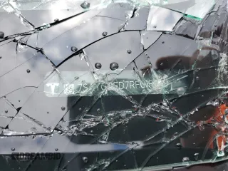 2024 Tesla Model Y z VIN 7SAYGDED7RF018059, wystawiony jako Copart lot #54273785 z przebiegiem 30 080 mil mil oraz Szkoda całkowita • Salvage title. Historia ofert i sprzedaży dostępna na DreamBid. Obrazek 13.