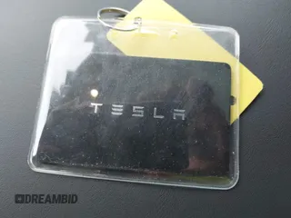 2023 Tesla Model 3 z VIN 5YJ3E1EAXPF543227, wystawiony jako IAAI lot #41150158 z przebiegiem 19 782 mil mil oraz . Historia ofert i sprzedaży dostępna na DreamBid. Obrazek 11.