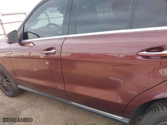 2013 Mercedes-Benz M-Class ML 350 with VIN 4JGDA5HB5DA164292, listed as a IAAI auction lot 41903855 with 209,650 mi miles. Bid and sale history available at carsss.com. Image 13.