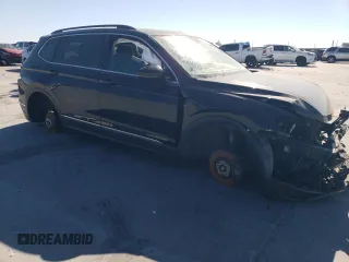 2018 Volkswagen Tiguan SEL z VIN 3VV3B7AX5JM157504, wystawiony jako Copart lot #48375505 z przebiegiem 81 742 mil mil oraz Szkoda całkowita • Salvage title. Historia ofert i sprzedaży dostępna na DreamBid. Obrazek 4.