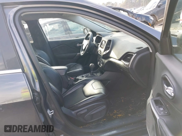 2019 Jeep Cherokee Latitude Plus z VIN 1C4PJLLB2KD143876, wystawiony jako IAAI lot #41660356 z przebiegiem 55 065 mil mil oraz . Historia ofert i sprzedaży dostępna na DreamBid. Obrazek 5.