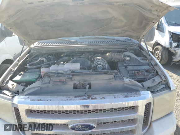 2002 Ford F-250 XL with VIN 1FTNW20F12EA44390, listed as a Copart auction lot 83888084 with 285,250 mi miles and Salvage Title. Bid and sale history available at DreamBid. Image 11.