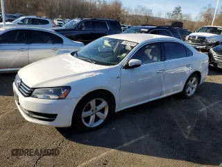 2014 Volkswagen Passat Wolfsburg Edition z VIN 1VWAT7A31EC022556, wystawiony jako Copart lot #85872424 z przebiegiem 138 363 mil mil oraz Czysty tytuł • Clean title. Historia ofert i sprzedaży dostępna na DreamBid. Obrazek 1.