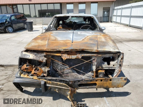 1986 Pontiac Bonneville Brougham z VIN 2G2GR69H9G2241181, wystawiony jako Copart lot #68122684 z przebiegiem Nie podano mil oraz Nie do naprawy • Non repairable. Historia ofert i sprzedaży dostępna na DreamBid. Obrazek 5.