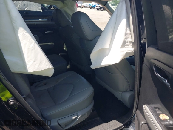 2023 Toyota Highlander L with VIN 5TDKDRAH5PS024582, listed as a IAAI auction lot 42307836 with 40,512 mi miles and . Bid and sale history available at DreamBid. Image 8.