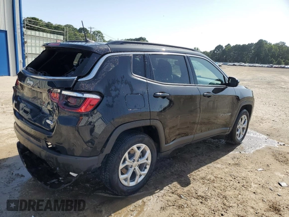 2024 Jeep Compass Latitude z VIN 3C4NJDBN2RT109871, wystawiony jako Copart lot #65576335 z przebiegiem 43 598 mil mil oraz Czysty tytuł • Clean title. Historia ofert i sprzedaży dostępna na DreamBid. Obrazek 3.