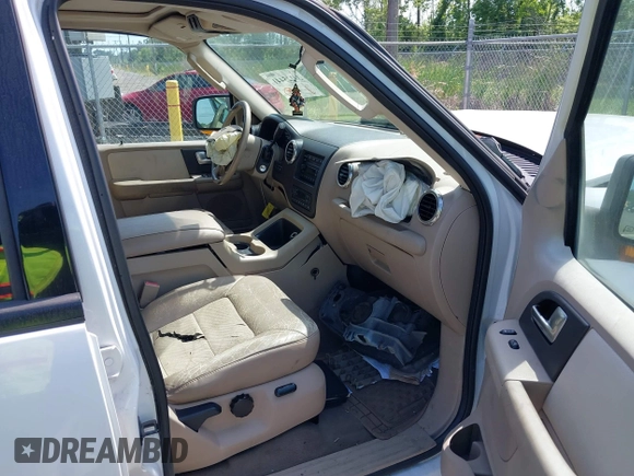 2003 Ford Expedition Eddie Bauer с VIN 1FMFU17L43LC54037, выставлен на аукционе IAAI как лот 39225441 с пробегом 158 745 миль миль и . История ставок и продаж доступна на DreamBid. Изображение 5.