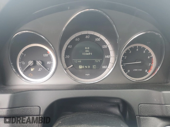 2010 Mercedes-Benz C 300 Sport z VIN WDDGF5EB6AR112535, wystawiony jako Copart lot #55605945 z przebiegiem 133 691 mil mil oraz Szkoda całkowita • Salvage title. Historia ofert i sprzedaży dostępna na DreamBid. Obrazek 9.
