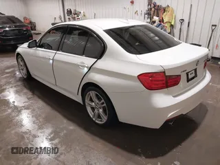 2014 BMW 3 Series 328d xDrive z VIN WBA3D5C51EKX98278, wystawiony jako IAAI lot #41775547 z przebiegiem 211 480 mil mil oraz . Historia ofert i sprzedaży dostępna na DreamBid. Obrazek 3.