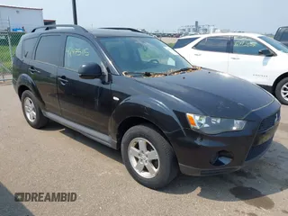 2010 Mitsubishi Outlander ES z VIN JA4AS2AW3AZ012311, wystawiony jako IAAI lot #42475115 z przebiegiem 82 867 mil mil oraz . Historia ofert i sprzedaży dostępna na DreamBid. Obrazek 1.
