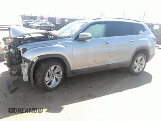 2022 Volkswagen Atlas 3.6L V6 SE w/Technology with VIN 1V2HR2CA7NC538014, listed as a IAAI auction lot 41764233 with 47,995 mi miles. Bid and sale history available at carsss.com. Image 14.
