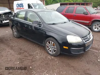 2005 Volkswagen Jetta 2.5L с VIN 3VWDF71K65M641809, выставлен на аукционе IAAI как лот 42230703 с пробегом 215 996 миль миль и . История ставок и продаж доступна на DreamBid. Изображение 1.