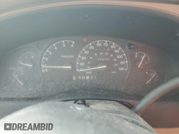 2000 Mercury Mountaineer Convenience with VIN 4M2ZU66EXYUJ20100, listed as a Copart auction lot 89242765 with 178,600 mi miles and Salvage title. Bid and sale history available at DreamBid. Image 9.