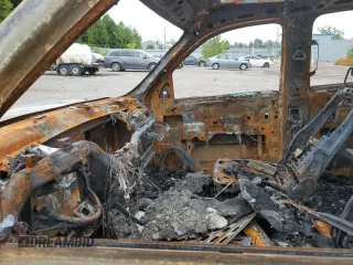 2008 Chevrolet Suburban LTZ with VIN 3GNFK16398G112287, listed as a Copart auction lot 68000144 with 0 mi miles and Non Repairable. Bid and sale history available at carsss.com. Image 7.