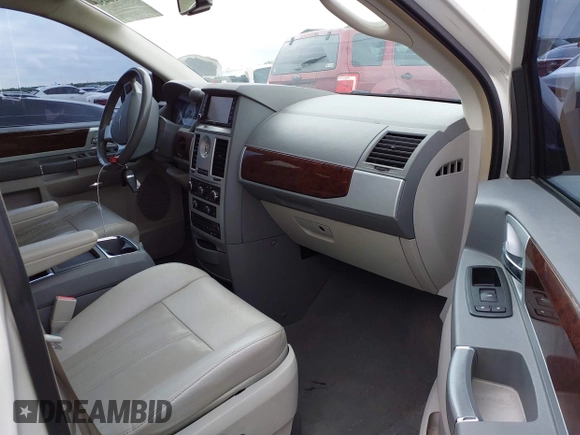 2010 Chrysler Town & Country Touring with VIN 2A4RR5D14AR133746, listed as a IAAI auction lot 42116450 with 221,775 mi miles. Bid and sale history available at carsss.com. Image 5.