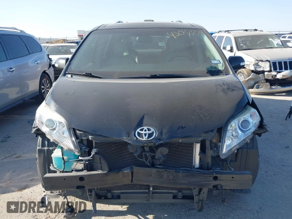 2013 Toyota Sienna XLE AAS with VIN 5TDYK3DC0DS293680, listed as a IAAI auction lot 42033734 with 136,171 mi miles and . Bid and sale history available at carsss.com. Image 13.