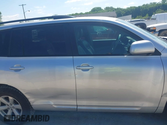 2010 Toyota Highlander with VIN 5TDZK3EH9AS015841, listed as a IAAI auction lot 42297683 with 262,617 mi miles and . Bid and sale history available at DreamBid. Image 14.